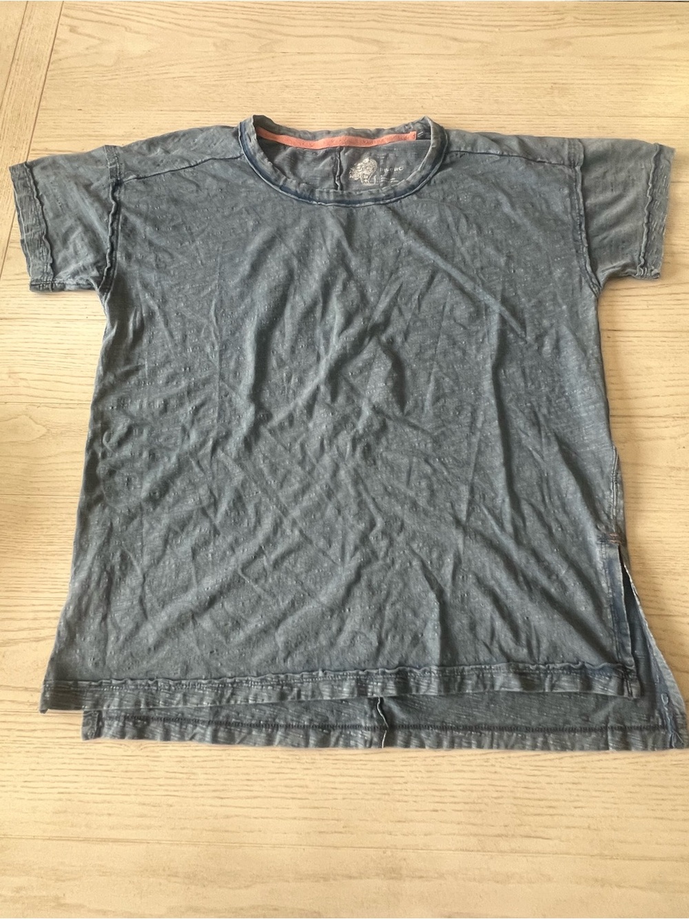 PILCRO Anthropologie Distressed Washed Charcoal / Blue Exposed Seam Tee Top S